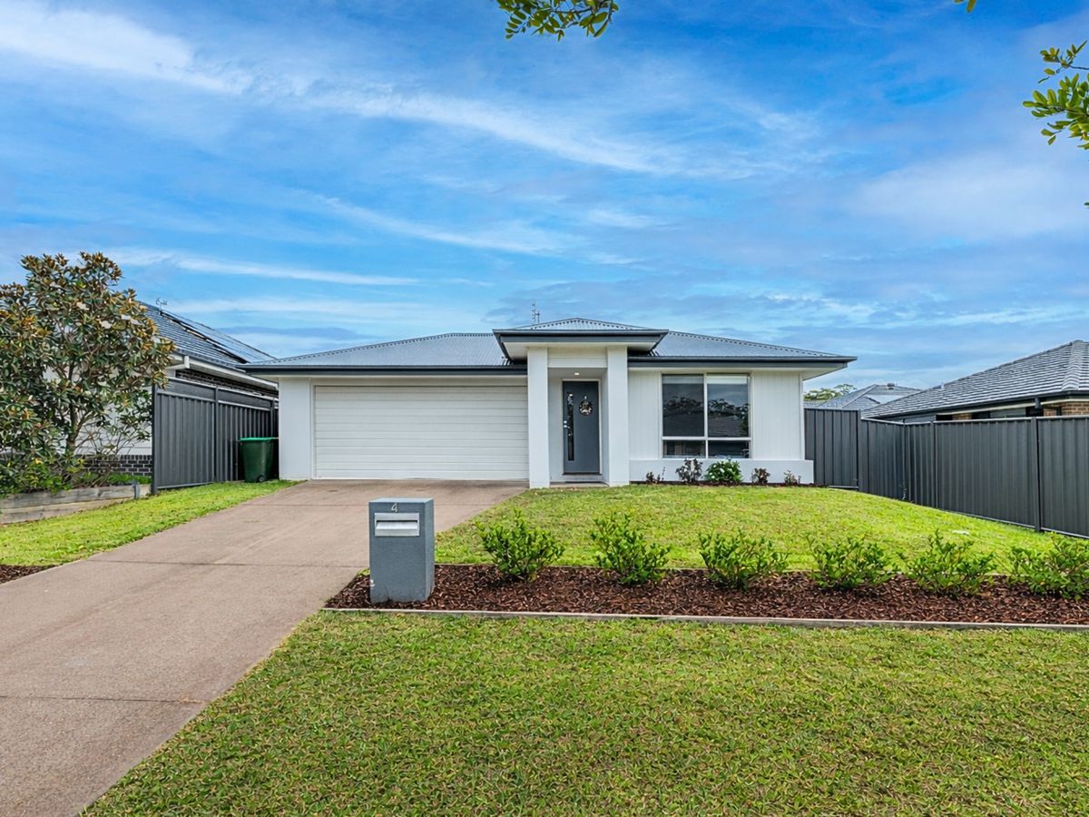4 Rockpool Avenue, Sandy Beach