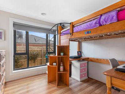 5 Volterra Way, Leopold
