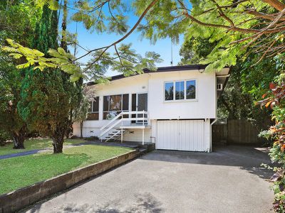 9 Palm Drive, Mooloolaba