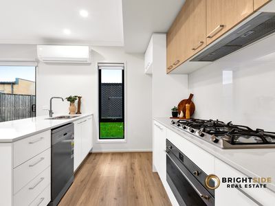12 Bronze Leaf Walk, Narre Warren South