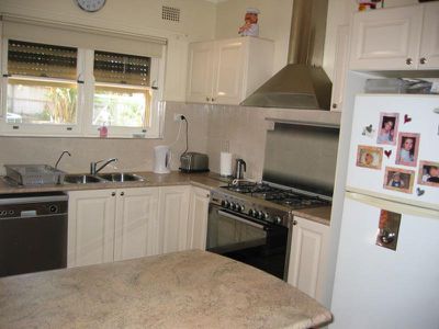 213 Stoney Creek Rd, Beverly Hills