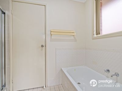 5 Yarran Court, Wattle Grove