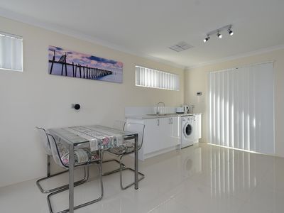 10 Fairy Parade, Alkimos