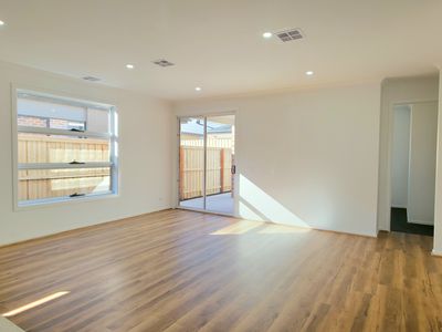 7 Sheniz Avenue, Fraser Rise