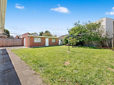 14 Palm Beach Crescent, Mount Waverley