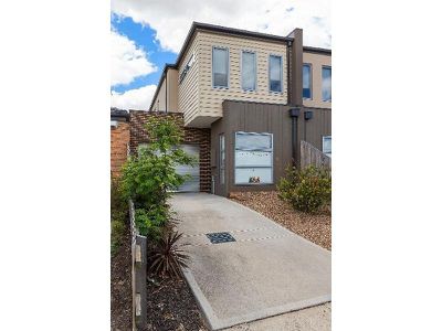 1 / 24C Billabong Court, Tarneit