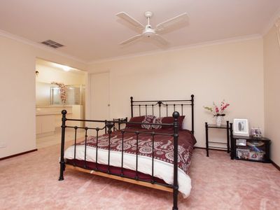 2 Klein Court, Winthrop