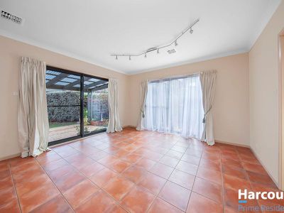 1 Macadamia Close, Jerrabomberra