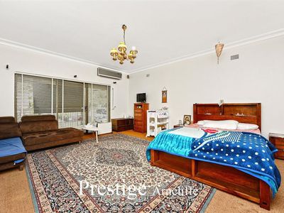 152 Wollongong  Road, Arncliffe