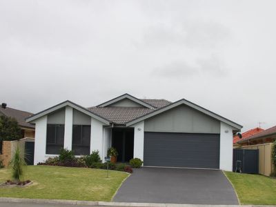 38 Nuwarra Circuit, Forster