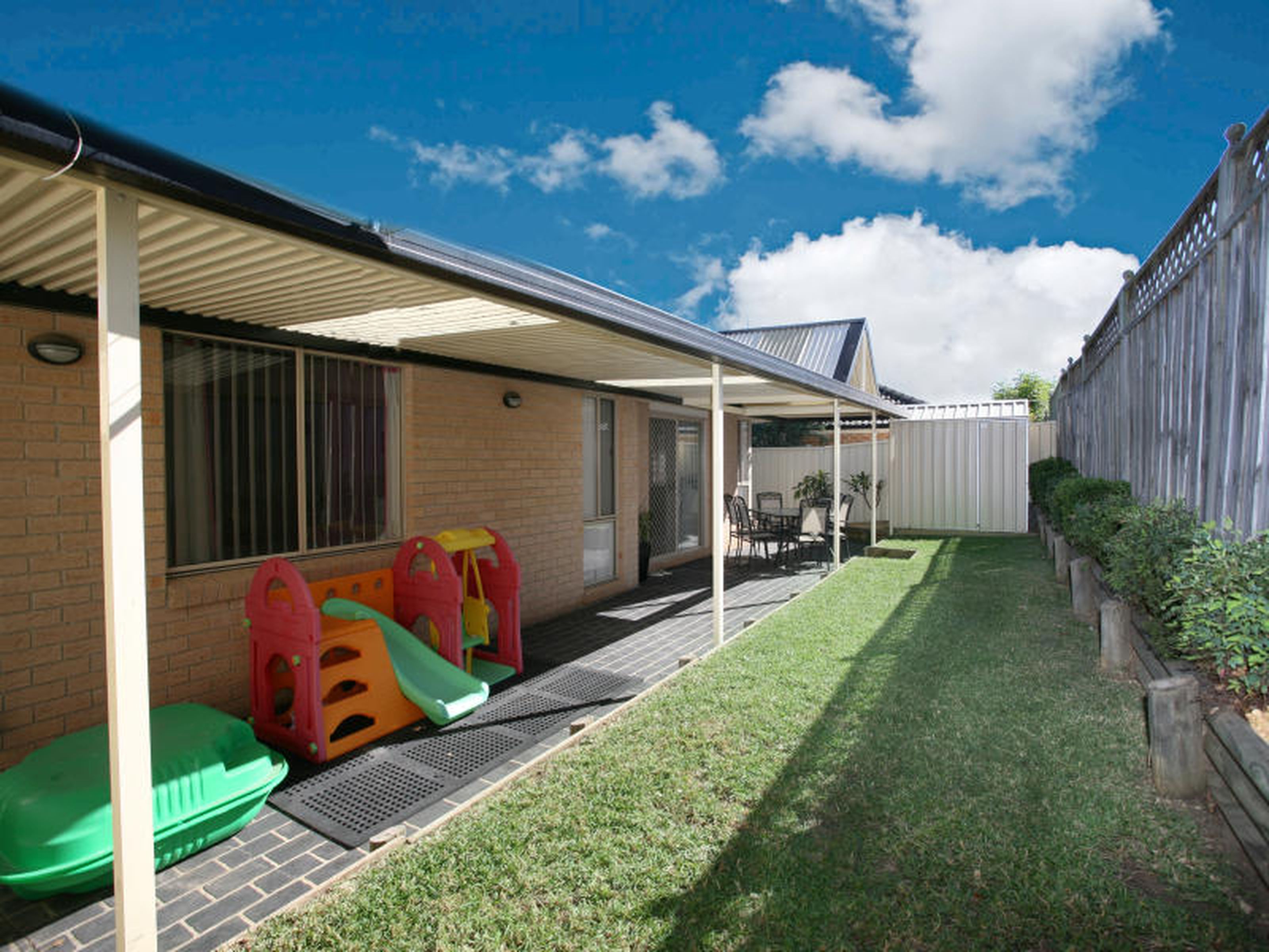 25 Dara Crescent, GLENMORE PARK