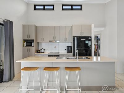 86 Amalfi Drive, Zilzie