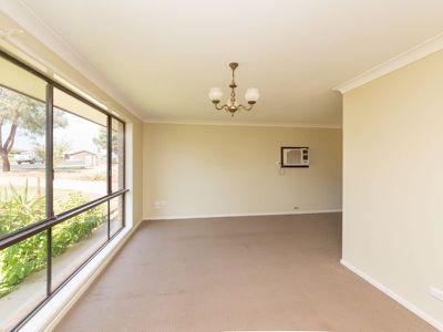 9 Bass Place, Dubbo
