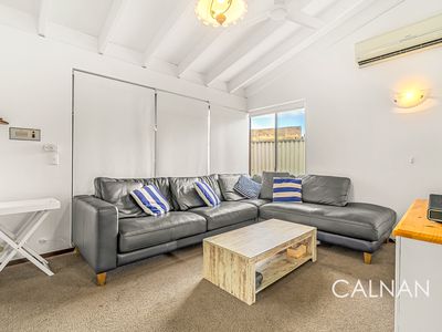 3 / 2 Royce Grove, Booragoon