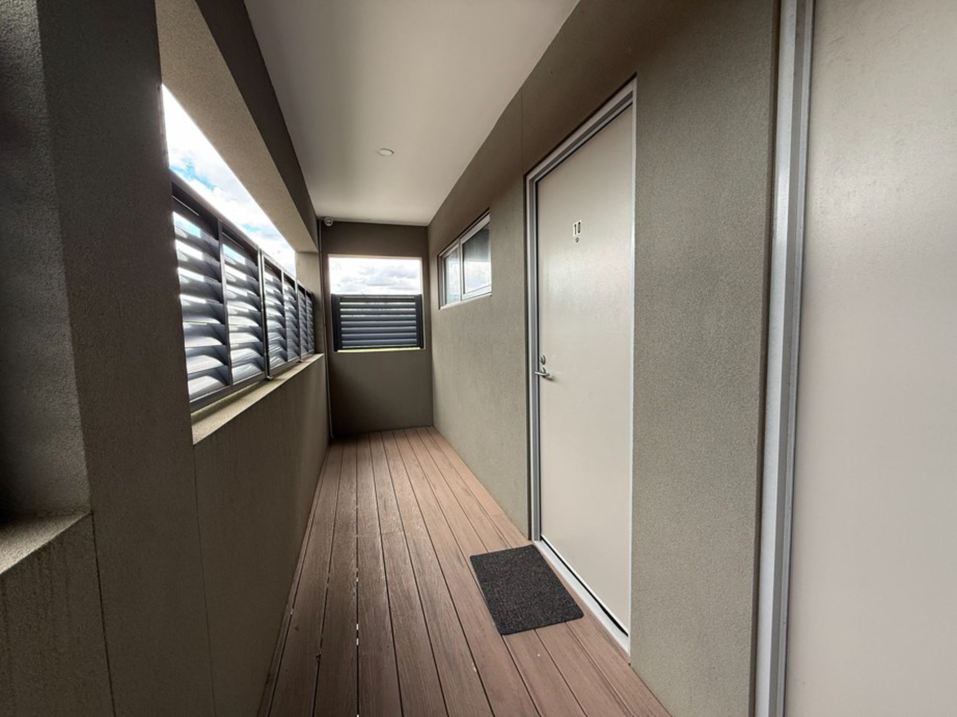Room 10 / 98 Commercial Road, Footscray