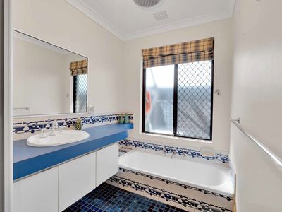 17 Fountain Way, Huntingdale