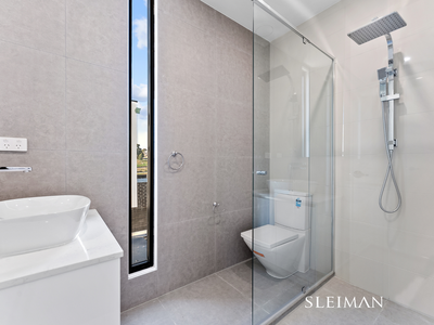 1 / 53 Surrey Drive, Keilor East