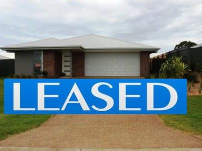 12 O'CONNELL Parade, Urraween
