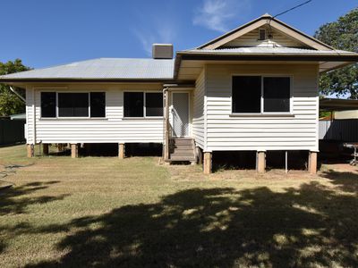 9 Heron Street, Longreach