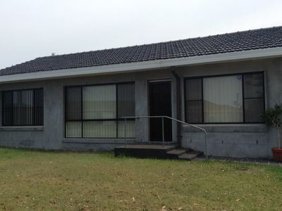 2 / 1 Oakland Avenue, Windang