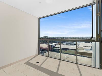 1075 / 16 Hamilton Place, Bowen Hills