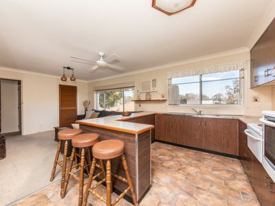 37 Coral Crescent, Dubbo