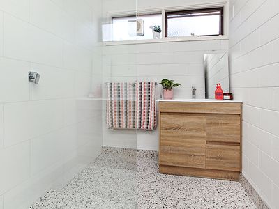 2 / 99 Summerhill Road, Footscray