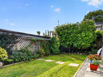 20 & 20A Brian Crescent, Stanmore Bay