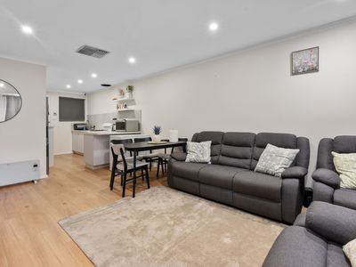 Unit 5 / 90 Bourke Street, Piccadilly