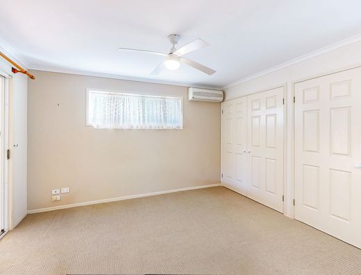 Spacious 690m² allotment in a quiet, family-friendly cul-de-sac image 9