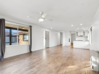 4 Wright Court, Sale