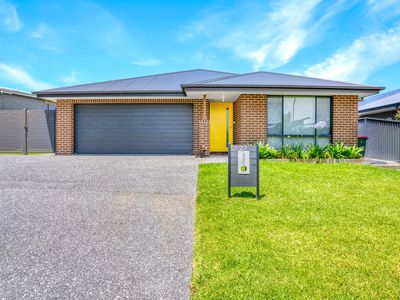 27 Limestone Crescent, Forster