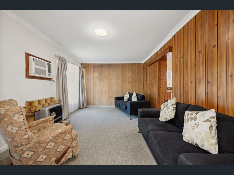 5 Grasmere Place, Kelmscott