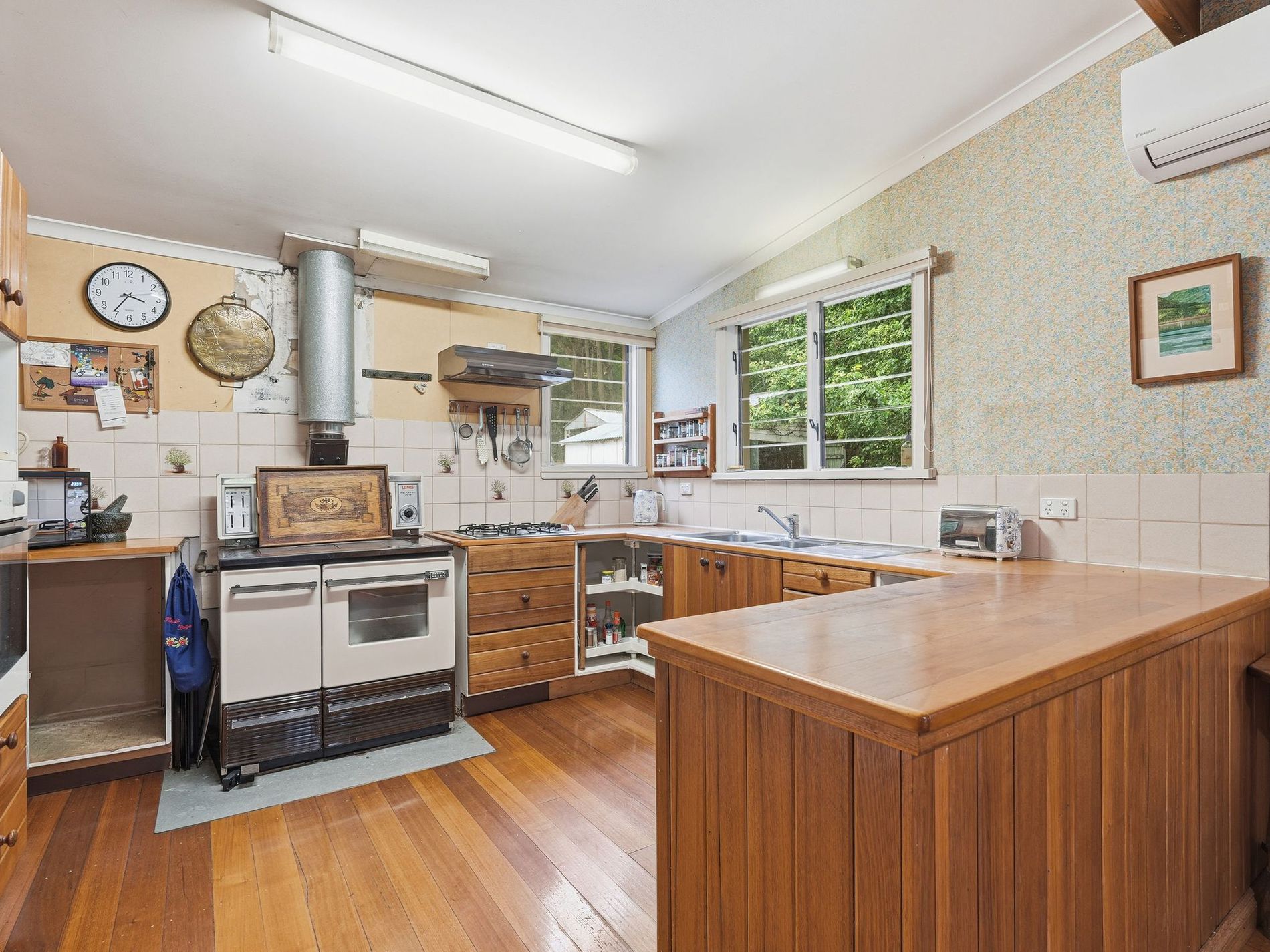 412 Lymington Road, Lymington