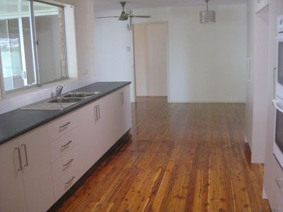 115 The Parkway, Bradbury