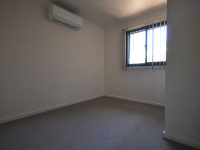 3 / 2 Phalarope Way, South Hedland