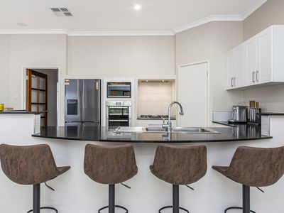 5 Cherbourg Grove, Port Kennedy