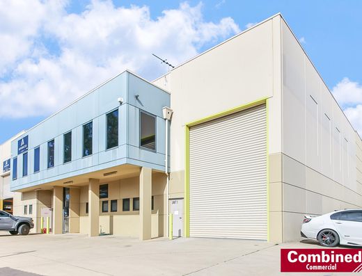 Front Unit in Prime Narellan Location