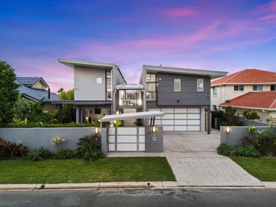 8 Carling Court, Raby Bay