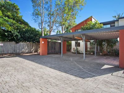 13 / 2 Dolphin Crescent, Noosaville