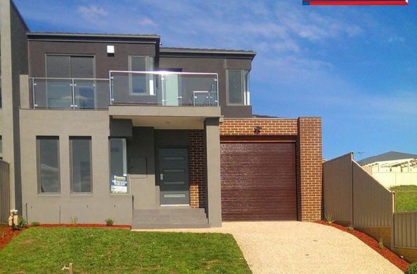 2 / 39 Trumpington Terrace, Attwood