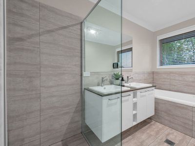 14 Warren Street, Wakerley