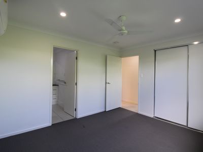 1 / 18 Goal Crescent, Griffin