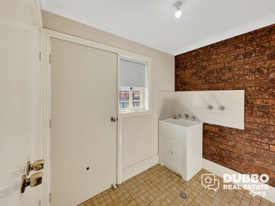 2 / 71 Websdale Drive, Dubbo