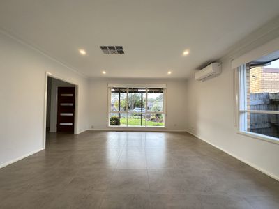 2 Avis Court, Forest Hill