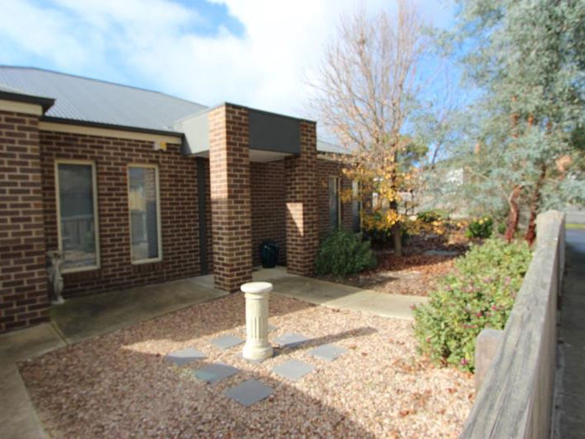 1 / 2 Pickett Crescent, Belmont