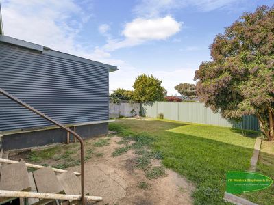 8 Moresby Way, West Bathurst