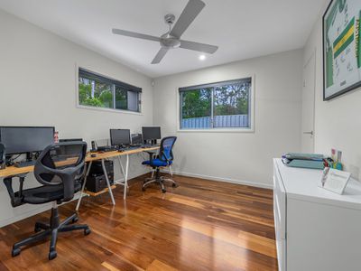 85 Feathertail Place, Wakerley
