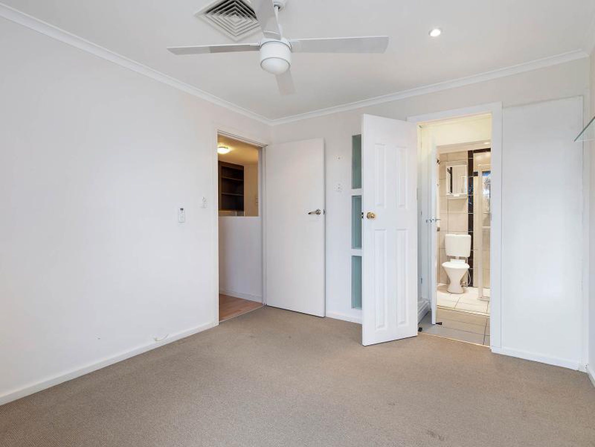 19 Curlew Court, Semaphore Park