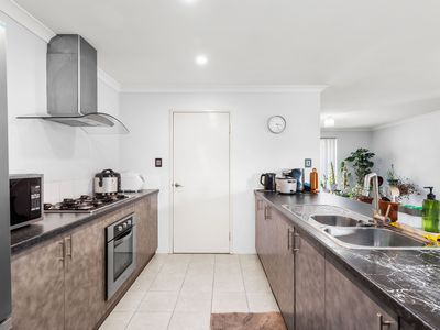 10 Lowerhall Gardens, Southern River